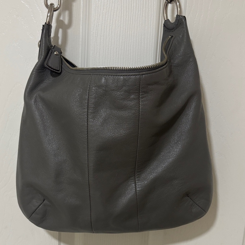 Vintage ๐ Coach Gray Leather Shoulder or Crossbody Bag.๐ - Picture 9 of 16